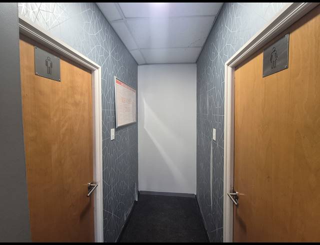 242M² OFFICE TO LET IN WOODMEAD